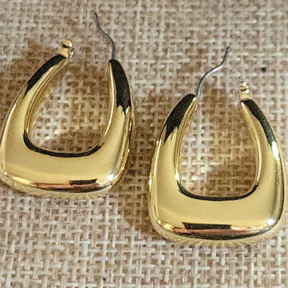 Gold Tone Chunky U Shape Hoop Earrings One Size Minimalist